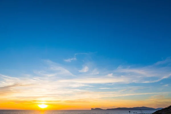 七彩的晚霞，在撒丁岛 — 图库照片