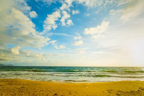 Plage de La Speranza sous les nuages — Photo