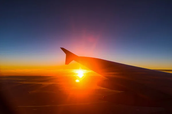 Sonnenuntergang vom Flugzeug aus gesehen — Stockfoto