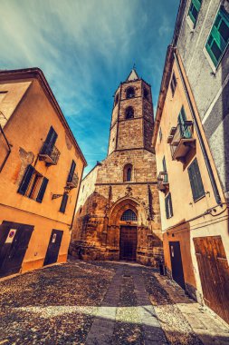 Alghero'da Duomo çan kulesi
