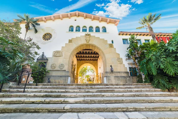 Escaliers au palais de justice de Santa Barbara — Photo