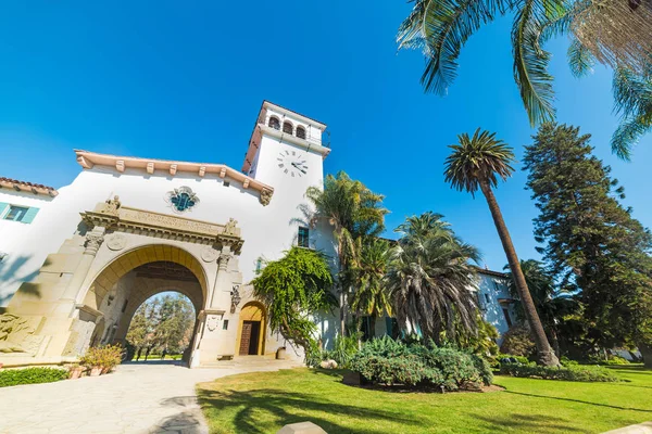 Palais de justice de Santa Barbara par temps clair — Photo