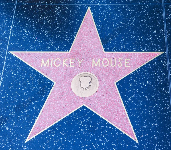 ハリウッド ・ ウォーク ・ オブ ・ フェームに星をミッキー マウス — ストック写真