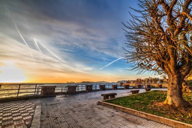 Alghero seafront adlı günbatımı