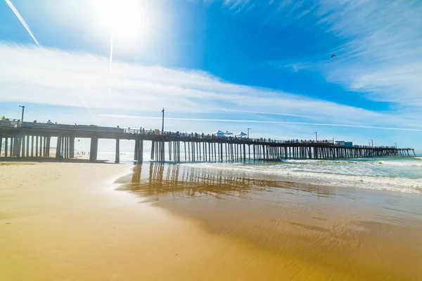 Costa dourada pelo cais na praia do Pismo — Fotografia de Stock