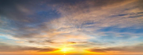 Cielo colorato al tramonto — Foto Stock