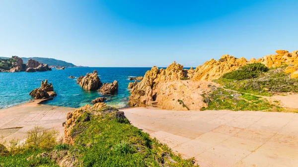 Costa Paradiso içinde tekne rampa