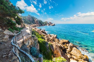 Costa Paradiso yürüyüş yolunda