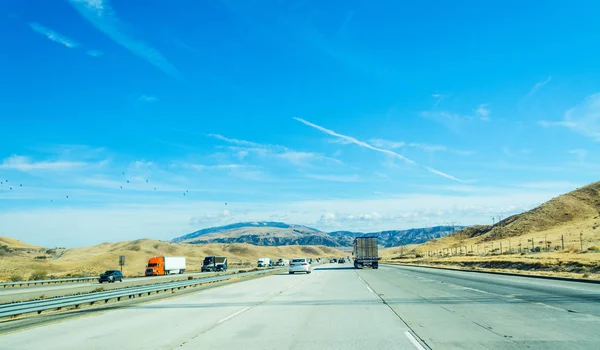 Tráfego para sul na Interstate 5 — Fotografia de Stock