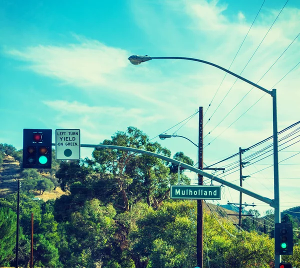 Mulholland drive tecken i Malibu — Stockfoto