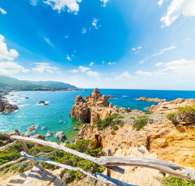 costa paradiso üzerinde bulutlar