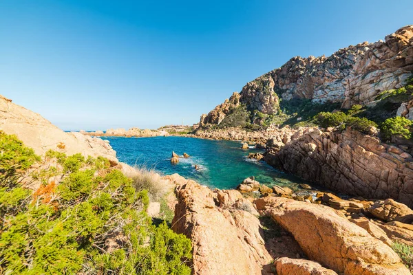 Scogli sulla costa della Costa Paradiso — Foto Stock