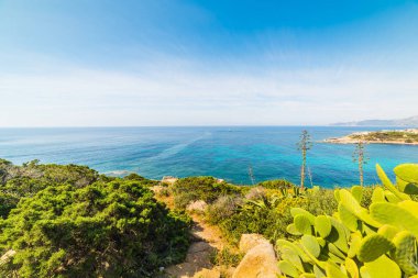 Cala Caterina mavi denizlerde