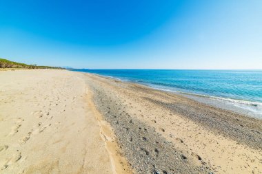 Perdepera plaj beyaz kum