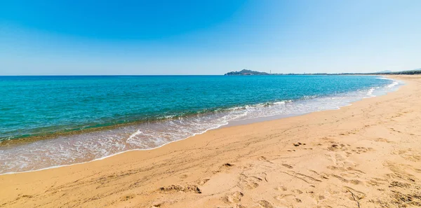 È Orrosas spiaggia in una giornata di sole — Foto Stock