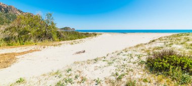 Beyaz Marina di Tertenia içinde kum