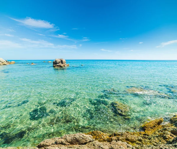 Praia de Santa Giusta água turquesa — Fotografia de Stock