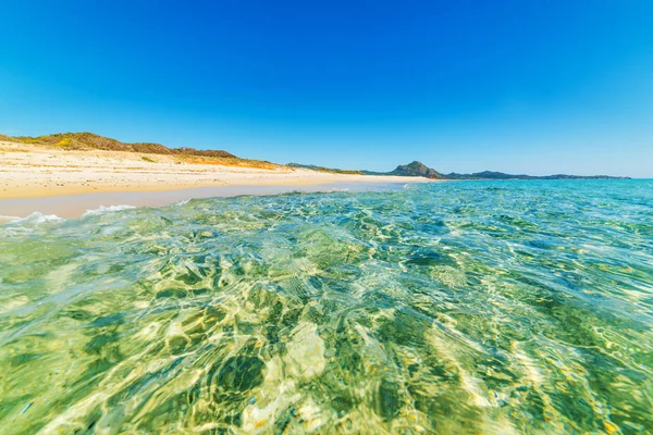 Mar azul en la playa de Piscina Rei —  Fotos de Stock