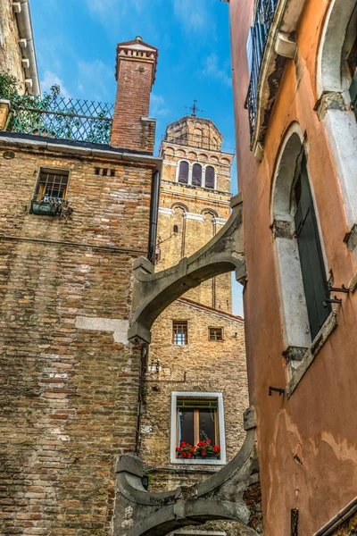 Antike gebäude in venedig — Stockfoto