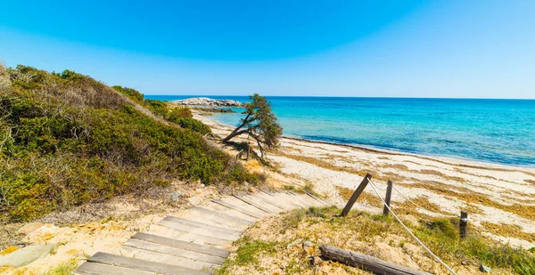 Strandpromenade in Santa Giusta Strand — Stockfoto