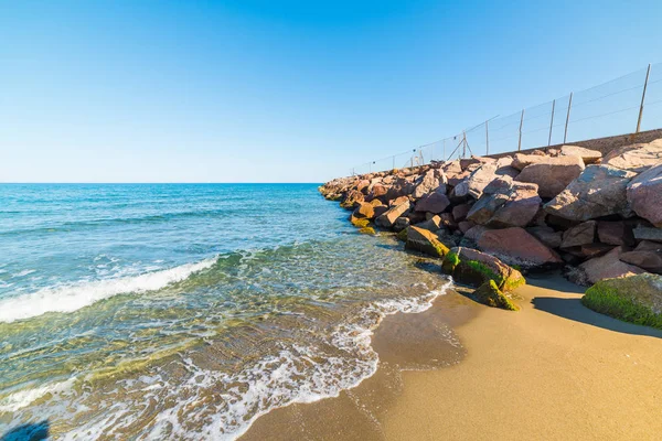 Blauwe hemel over Colostrai strand — Stockfoto