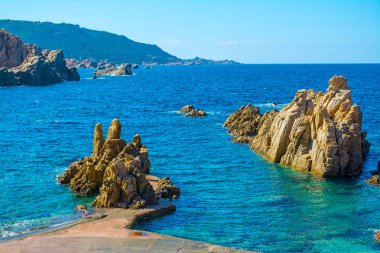 kayalar ve deniz