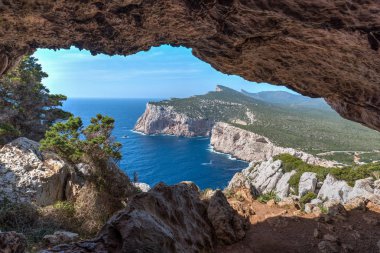 Cliff Capo Caccia bir mağarada görüldü