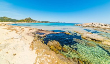 Bahar di Peppino Scoglio shore