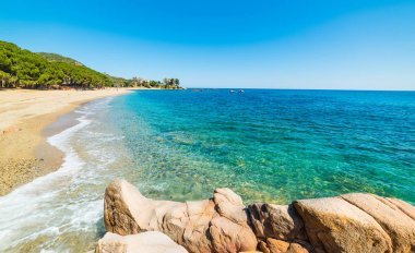 Santa Maria Navarrese kayalarda