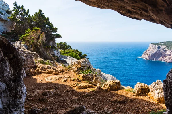 Grotta i Capo Caccia kustlinje — Stockfoto