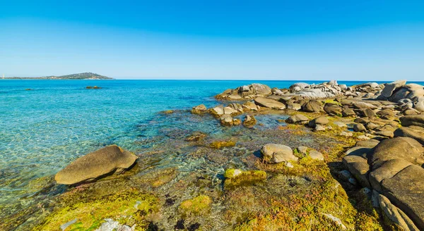 Kayalık sahil Orri Beach
