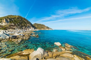 Punta Molentis shore bue denizde