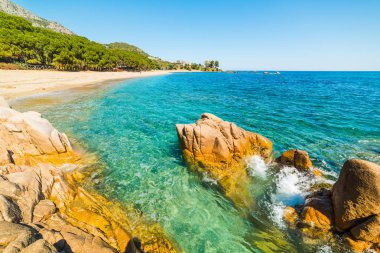 Santa Maria Navarrese kayalık sahil