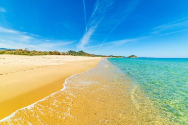 Cala Sinzias altın kıyı