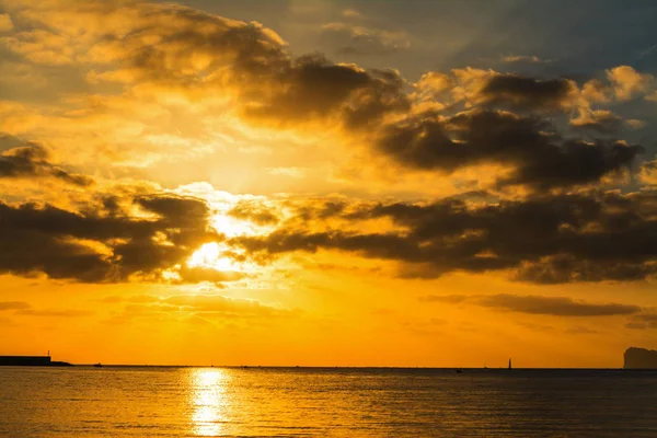 阿尔盖罗海岸线的风景夕阳 — 图库照片