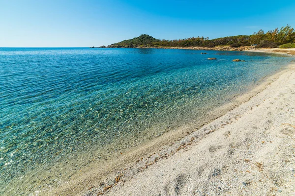 Blaues Meer in porto pirastu — Stockfoto