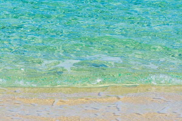 Close up de Cala Sinzias mar azul-turquesa em Villasimius — Fotografia de Stock