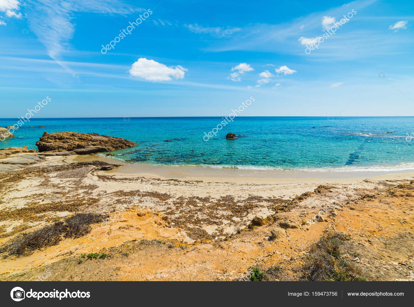Nuvole Sopra La Spiaggia Di Santa Giusta Foto Stock