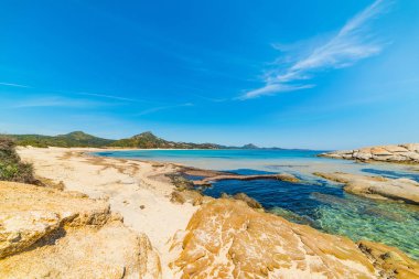 Di Peppino Scoglio sahil kum ve kaya