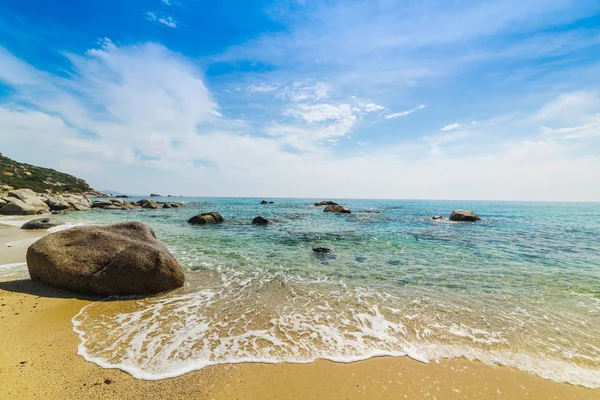 Kum ve Porto Sa Ruxi kayalarda