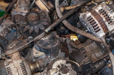 eski motor parçaları 