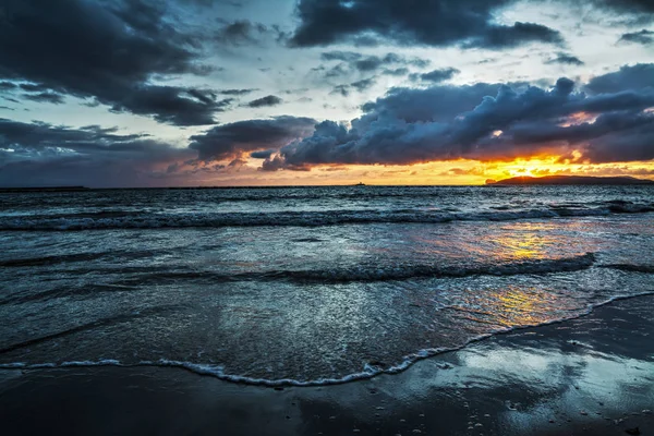 アルゲーロ岸の暗い夕日 — ストック写真
