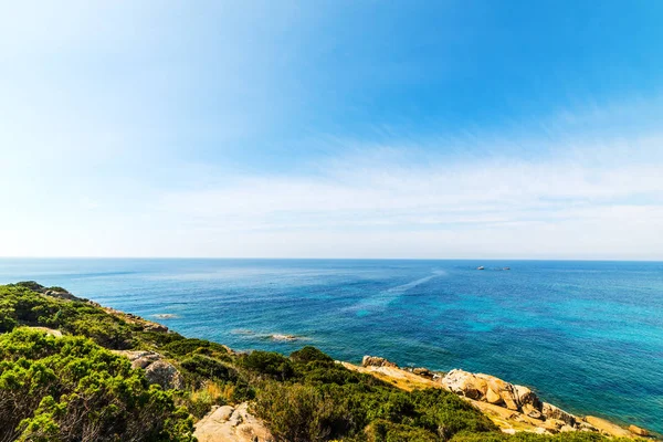 Mar Azul en Cala Caterina — Foto de Stock