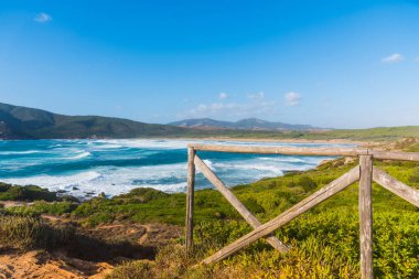 Porto Ferro shore rüzgarlı gün