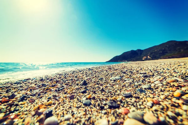 Çakıl tarafından sahile Perdepera Beach