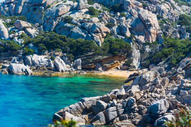 Capo Testa shore kayalarda