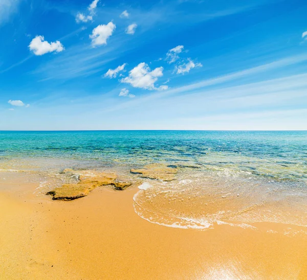 Gyllene stranden i Costa Rei — Stockfoto