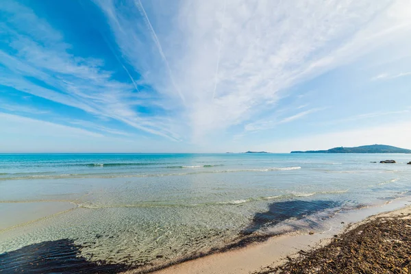 Agua clara en la playa de Simius —  Fotos de Stock