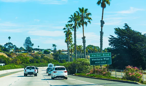 Trafic sur la côte pacifique autoroute en direction du sud — Photo