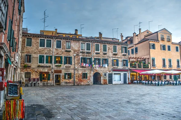Plaza rústica en Venecia —  Fotos de Stock